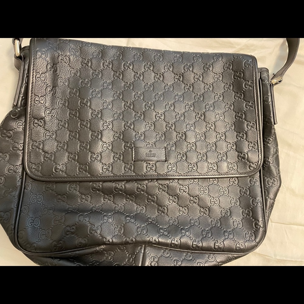 Gucci bag never used